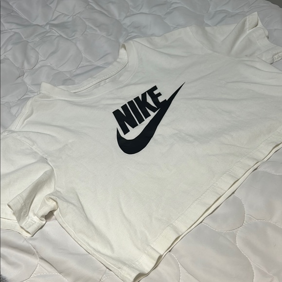 Nike White Crop Top - Picture 3 of 6